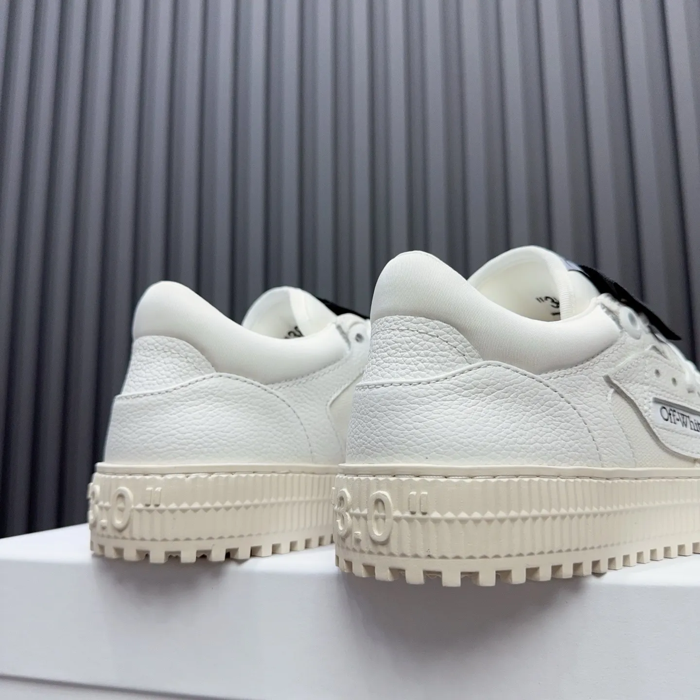 P760 OFF WHITE⚡️Couple model⚡️35-40 women’s model 39-46 men’s model